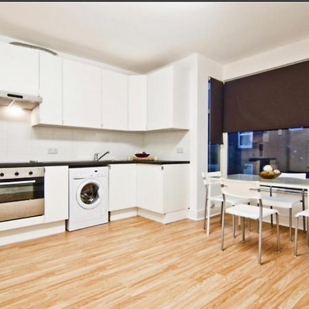 Budget Double Room Close To Leeds University And City Centre Bagian luar foto
