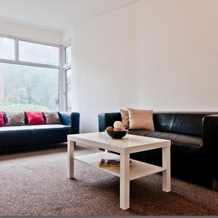 Budget Double Room Close To Leeds University And City Centre Bagian luar foto